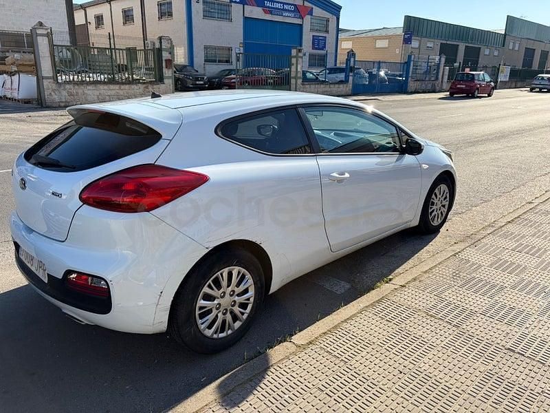 Käytetty Kia ProCeed 136 HP (100 kW) 2017 Valkoinen Viistoperä