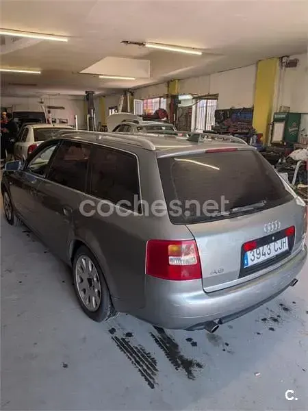 Usado Audi A6 170 CV (125 kW) 2003 Gris / plata Familiar