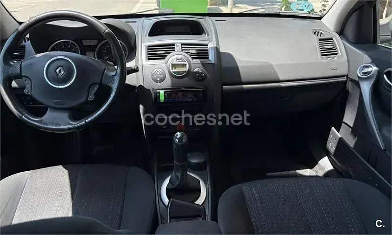 Usado Renault Mégane Dynamique 115 CV (84 kW) 2006 Beige Berlina
