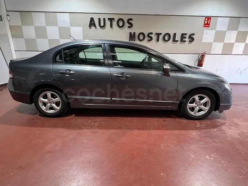 Usado Honda Civic Hybrid 115 CV (84 kW) 2010 Gris / plata Berlina