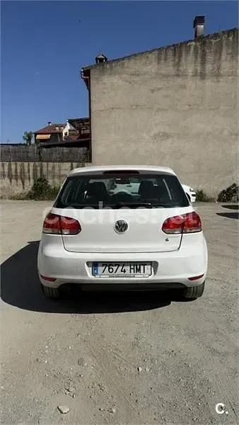 Usado VW Golf VII Advance 105 CV (77 kW) 2012 Blanco Berlina