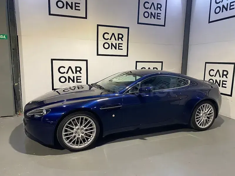 Usado Aston Martin V8 Vantage 420 CV (308 kW) 2010 Azul Coupe