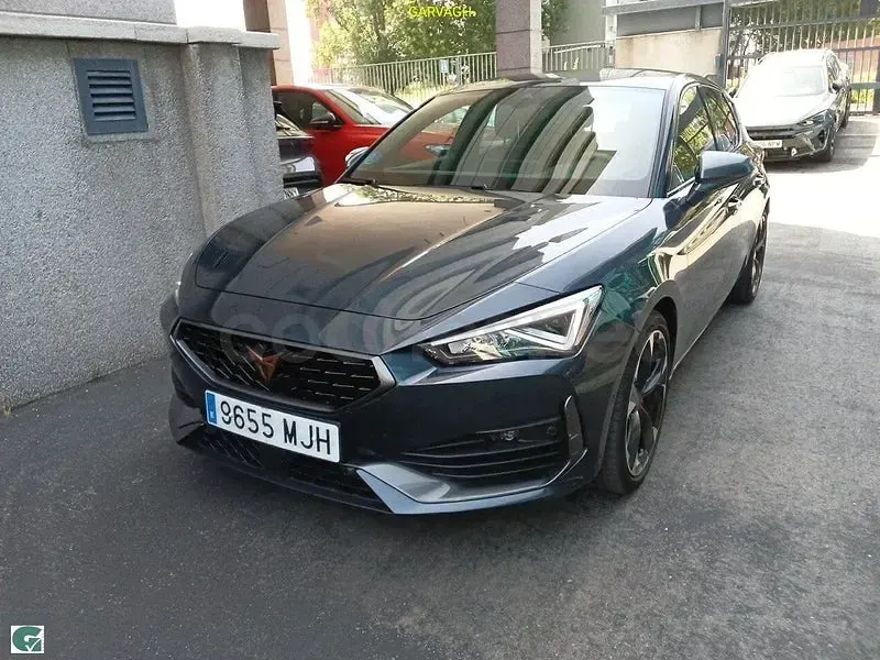 Usado Cupra Leon 150 CV (110 kW) 2023 Gris / plata Berlina