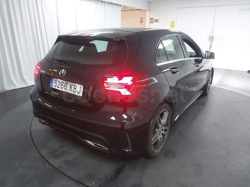 Usado Mercedes A180 122 CV (89 kW) 2017 Negro Berlina