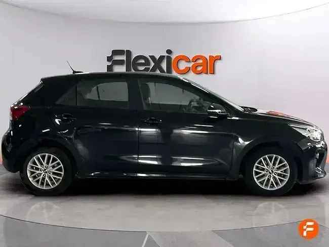 Usado Kia Rio 100 CV (73 kW) 2018 Negro