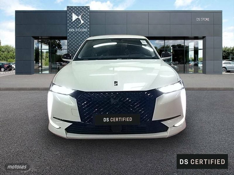 Blanco Usado 2023 DS Automobiles DS4 Performance Line Plus Berlina | 34.900 € (Caro) - Imagen 1/4