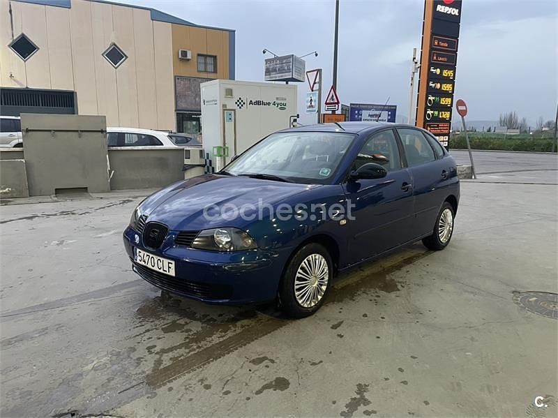 Usado Seat Ibiza Fresh 64 CV (47 kW) 2003 Azul Utilitario