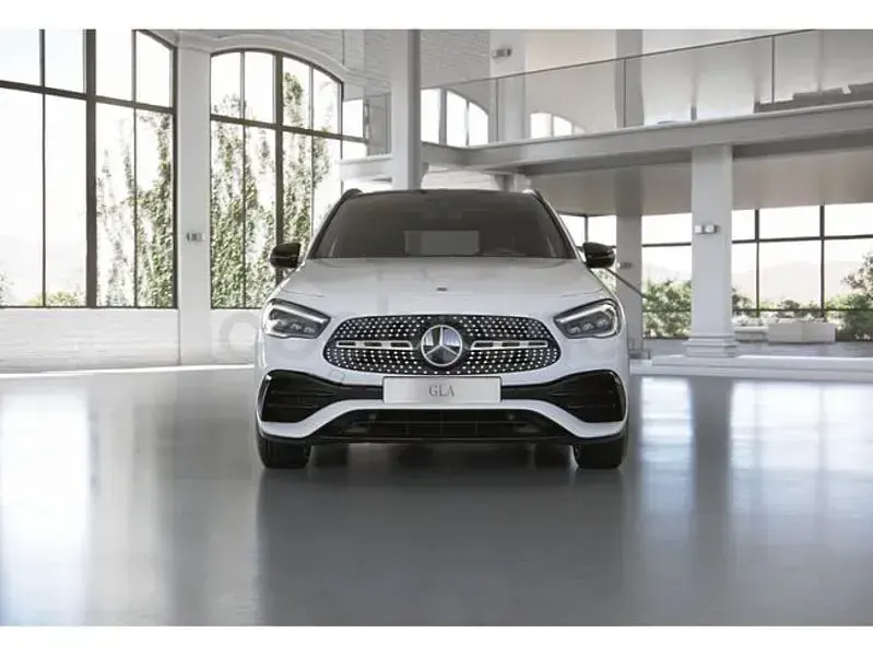 Usado Mercedes GLA200 AMG line 150 CV (110 kW) 2022 Blanco polar  pintura unicolor SUV