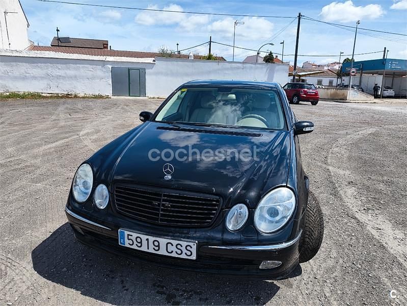 Usado Mercedes E270 Avantgarde 177 CV (130 kW) 2004 Negro Berlina