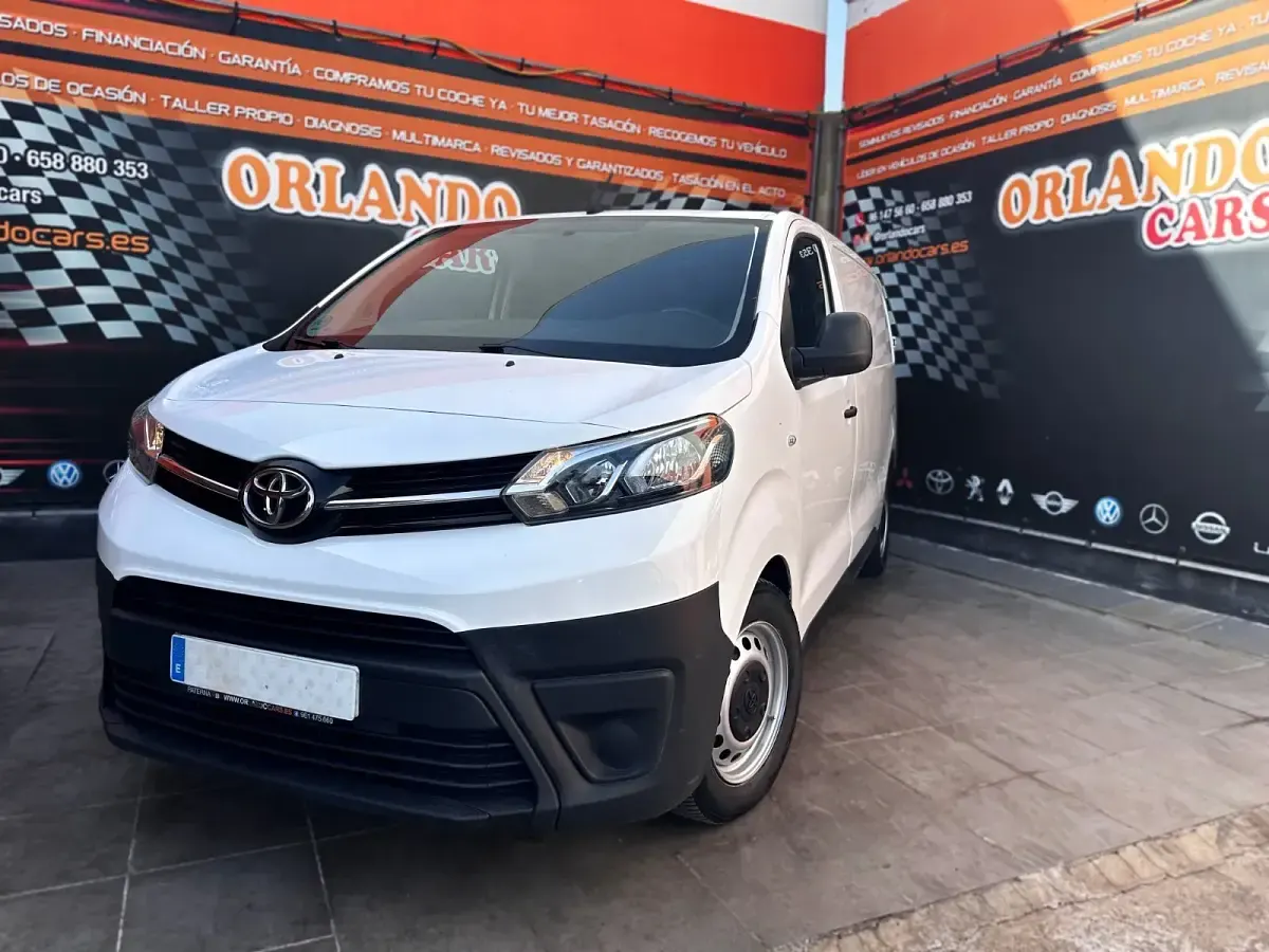 Usado Toyota Proace 125 CV (91 kW) 2019 Blanco Monovolumen