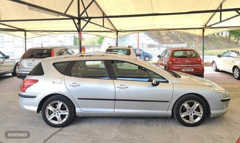 Usado Peugeot 407 Sport 136 CV (100 kW) 2006 Plateado Familiar