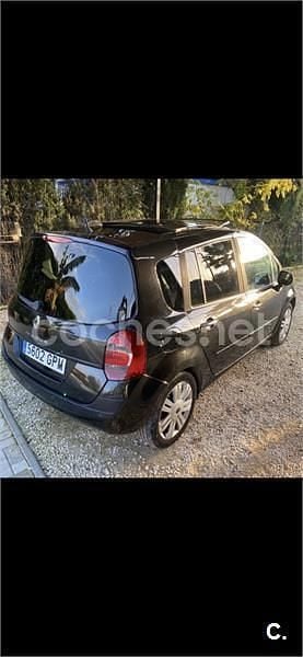 Usado Renault Grand Modus Exception 100 CV (73 kW) 2009 Negro Monovolumen