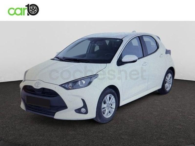Usado Toyota Yaris Hybrid Business Edition 116 CV (85 kW) 2022 Blanco Berlina