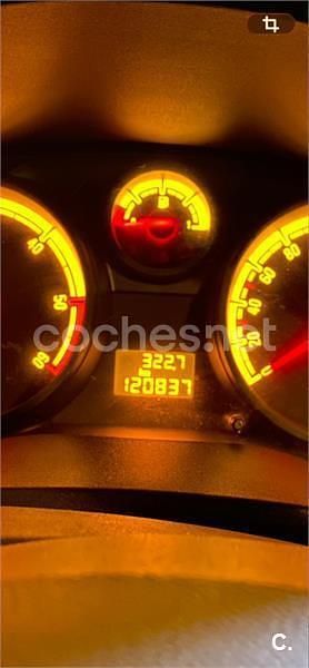 Usado Opel Corsa Selective 75 CV (55 kW) 2012 Rojo Berlina