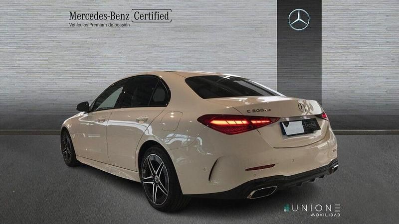 Usado Mercedes C300e AMG line 313 CV (230 kW) 2024 Blanco Berlina