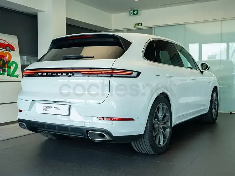 Usado Porsche Cayenne E-Hybrid 470 CV (345 kW) 2025 Blanco SUV