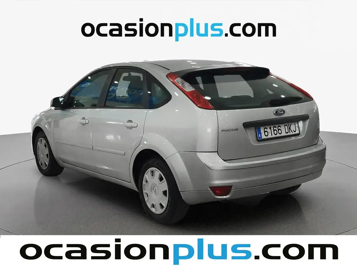 Usado Ford Focus Trend 101 CV (74 kW) 2005 Gris Utilitario