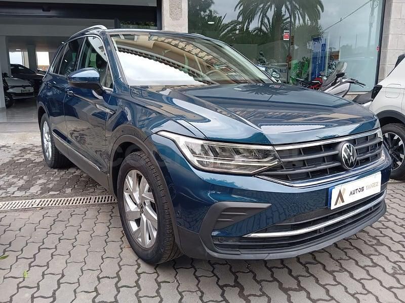 Usado VW Tiguan 130 CV (95 kW) 2022 Nightshade blue metalizado SUV