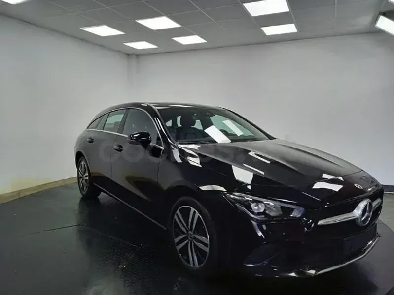 Usado Mercedes CLA250e Shooting Brake 218 CV (160 kW) 2021 Negro Familiar