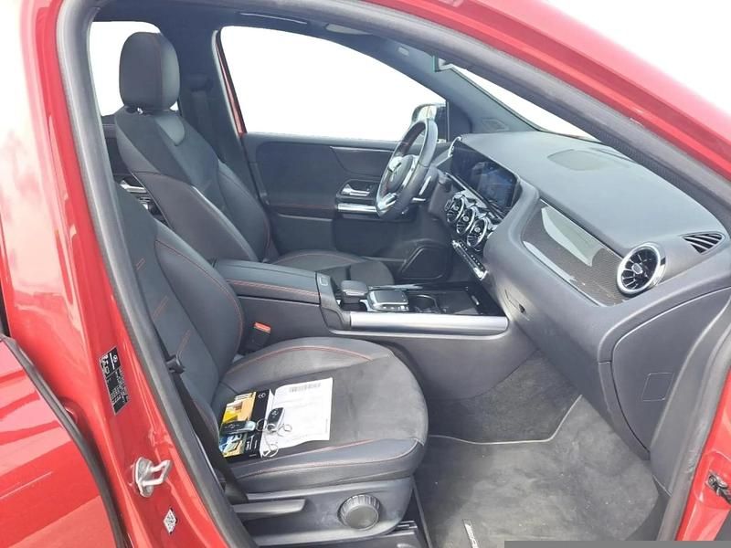 Usado Mercedes B200 163 CV (119 kW) 2022 Rojo Monovolumen
