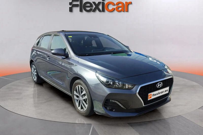 Gris Usado 2020 Hyundai i30 Berlina | 16.990 € (Un poco caro) - Imagen 1/4