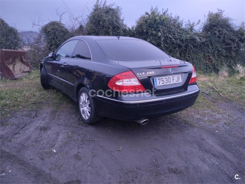 Negro Usado 2006 Mercedes CLK280 Elegance Coupe | 7500 € (Precio justo) - Imagen 1/4