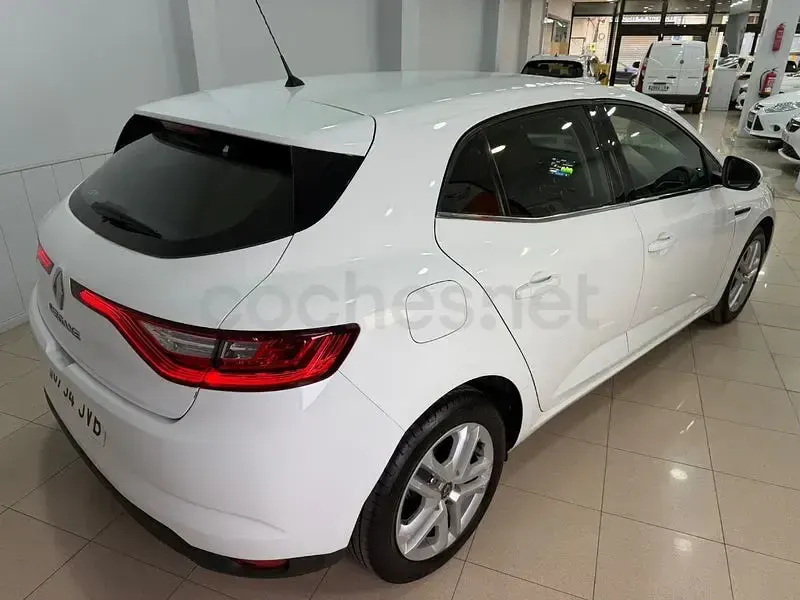 Usado Renault Mégane III Business 90 CV (66 kW) 2016 Blanco Berlina