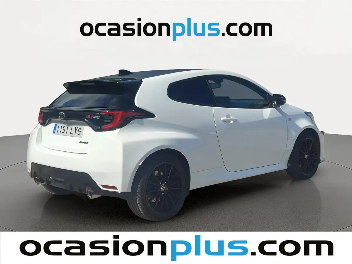 Usado Toyota Yaris 261 CV (191 kW) 2022 Blanco Utilitario