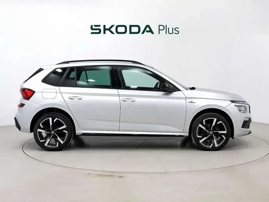 Usado Skoda Kamiq Monte Carlo 116 CV (85 kW) 2025 Plateado SUV