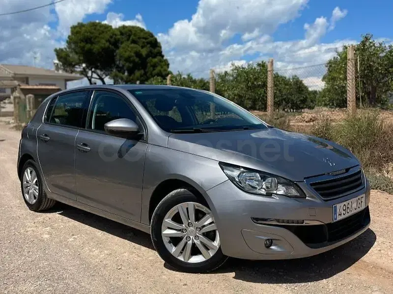 Usado Peugeot 308 Allure 110 CV (80 kW) 2015 Gris / plata Berlina