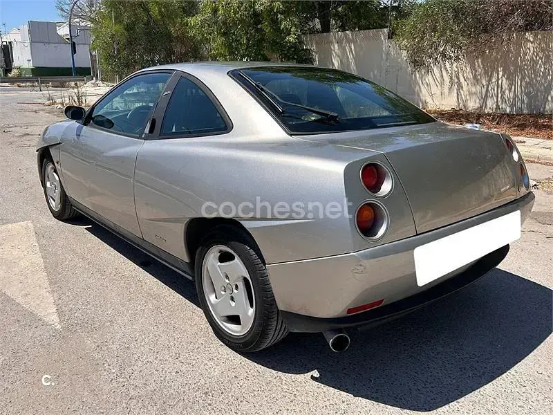 Usado Fiat Coupé 130 CV (95 kW) 1998 Gris / plata Coupe