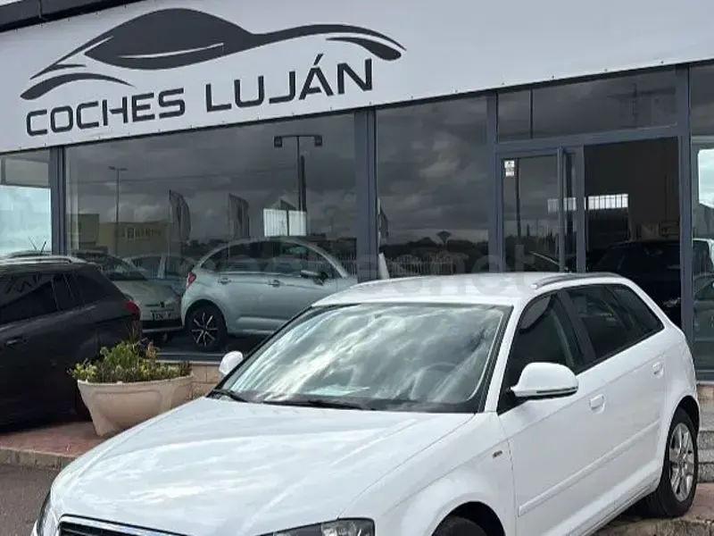 Usado Audi A3 Attraction 105 CV (77 kW) 2010 Blanco Utilitario