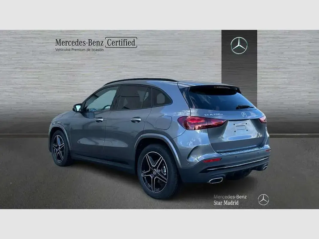 Usado Mercedes GLA200 150 CV (110 kW) 2025 Gris SUV