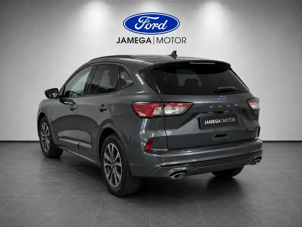 Usado Ford Kuga ST-Line 150 CV (110 kW) 2023 Gris SUV