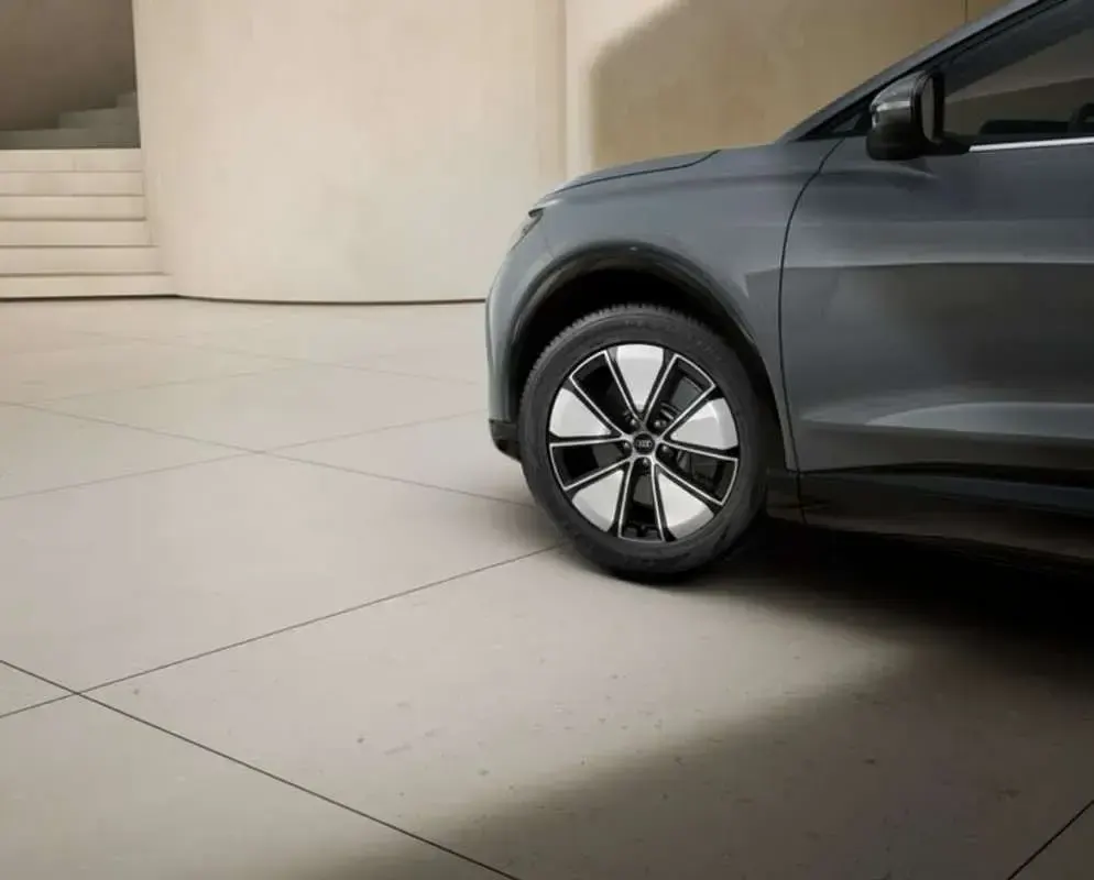 Nuevo Audi Q4 e-tron Business 150 kW (204 CV) 2026 Gris SUV