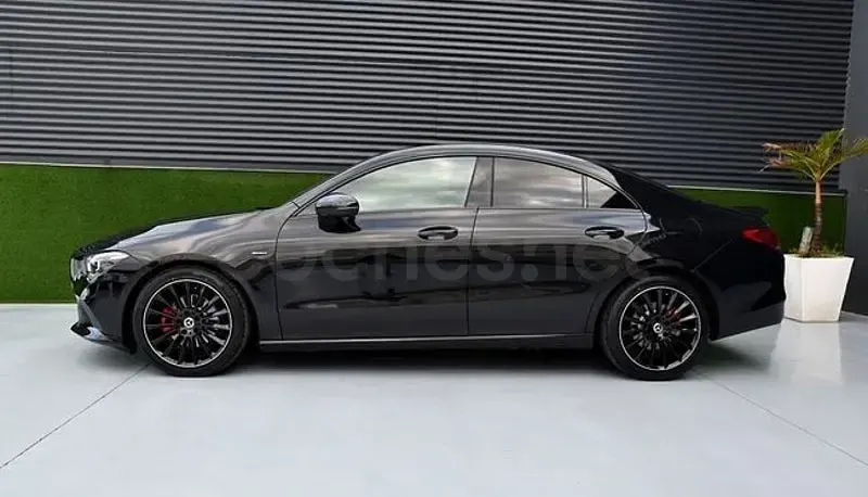 Usado Mercedes CLA200 150 CV (110 kW) 2021 Negro Coupe