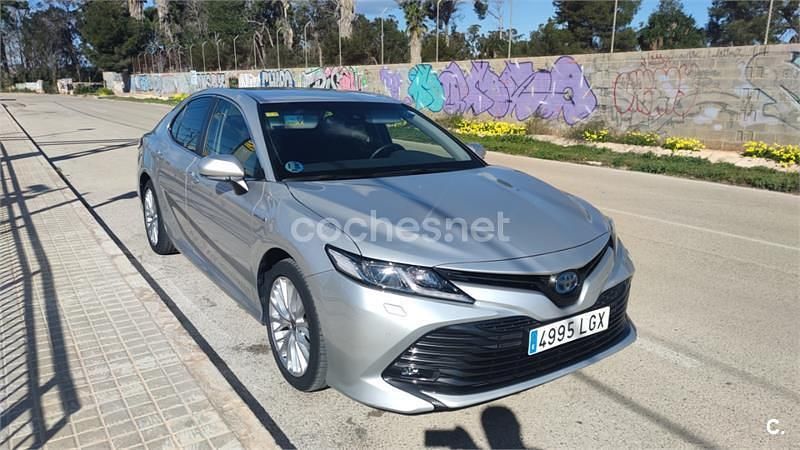 Usado Toyota Camry Advance 218 CV (160 kW) 2020 Gris / plata Berlina