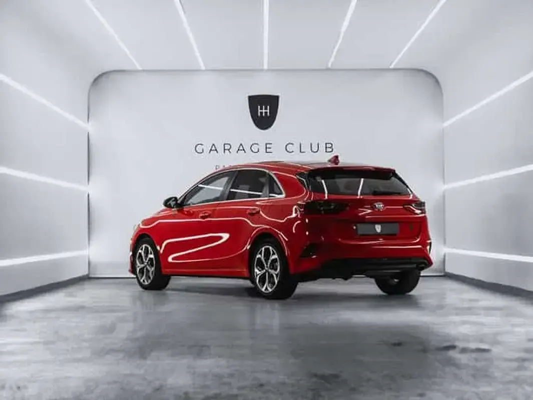 Usado Kia Ceed 116 CV (85 kW) 2019 Rojo Utilitario