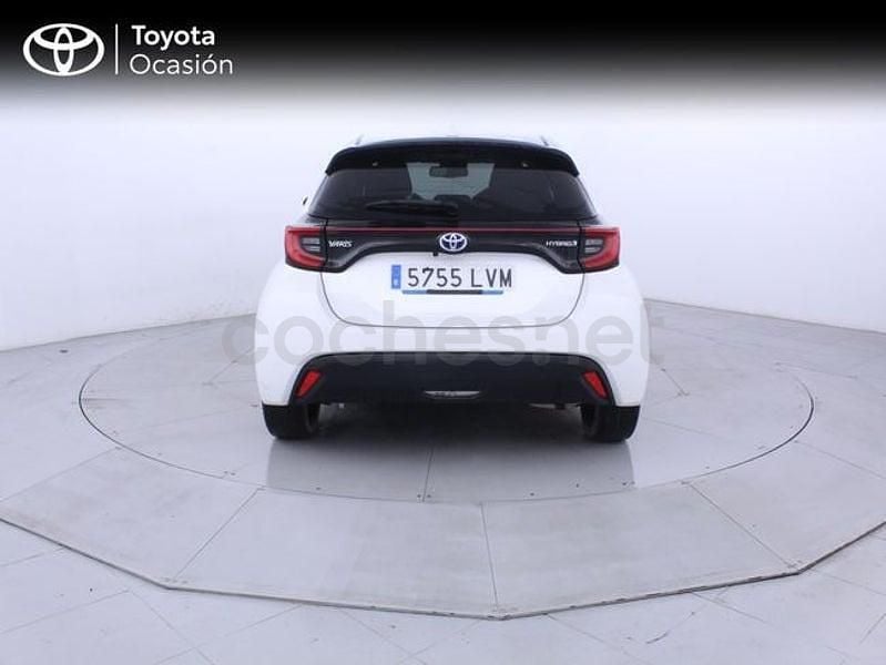 Usado Toyota Yaris Hybrid Style 116 CV (85 kW) 2021 Blanco Berlina