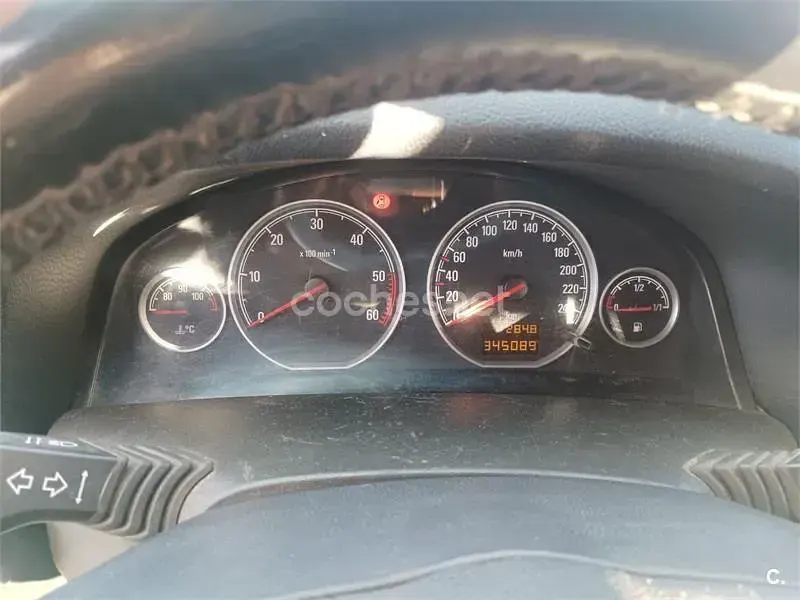 Usado Opel Vectra Elegance 120 CV (88 kW) 2007 Gris / plata Familiar