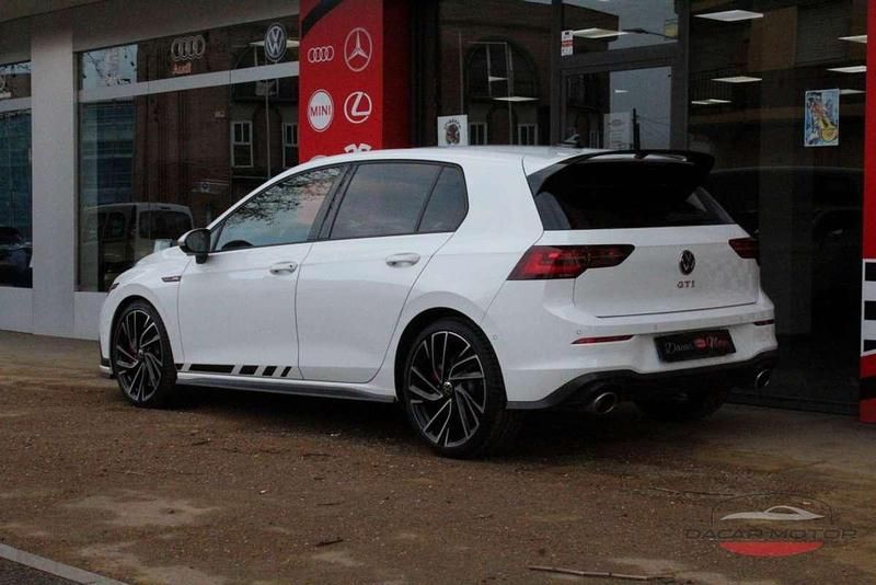 Usado VW Golf VII GTI 301 CV (221 kW) 2021 Blanco Utilitario