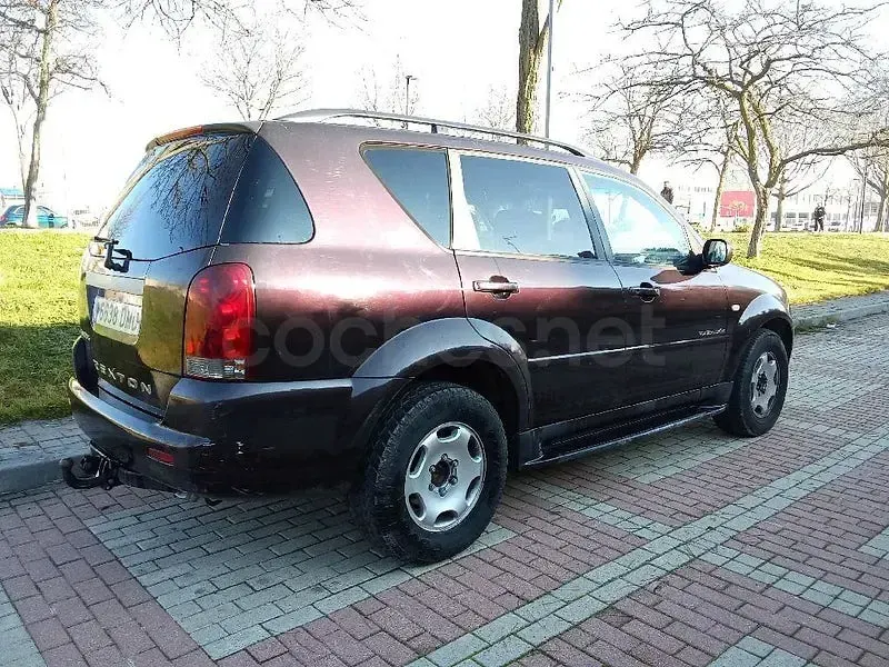 Usado SsangYong Rexton 165 CV (121 kW) 2006 Marrón SUV