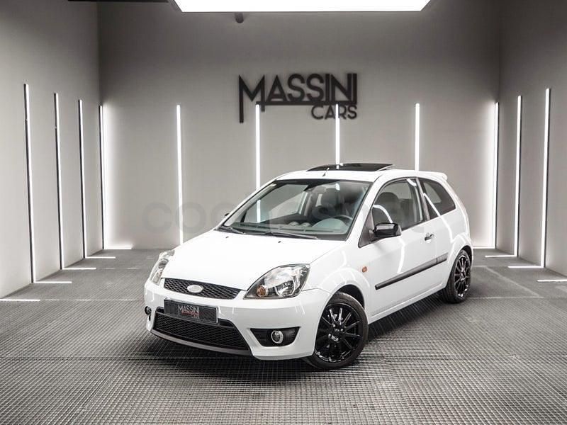 Usado Ford Fiesta Sport 90 CV (66 kW) 2007 Blanco Utilitario