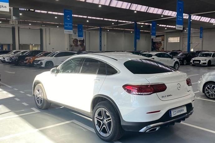 Usado Mercedes GLC300 313 CV (230 kW) 2023 Coupe