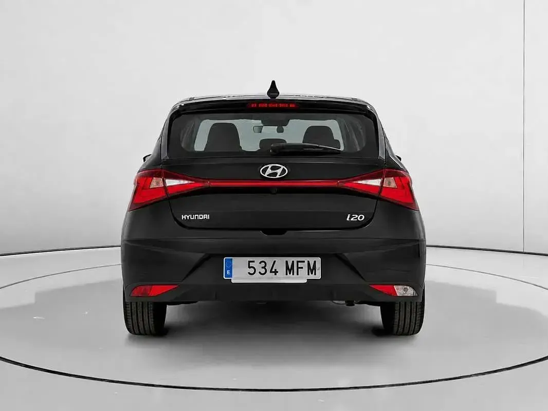 Usado Hyundai i20 101 CV (74 kW) 2023 Negro Utilitario