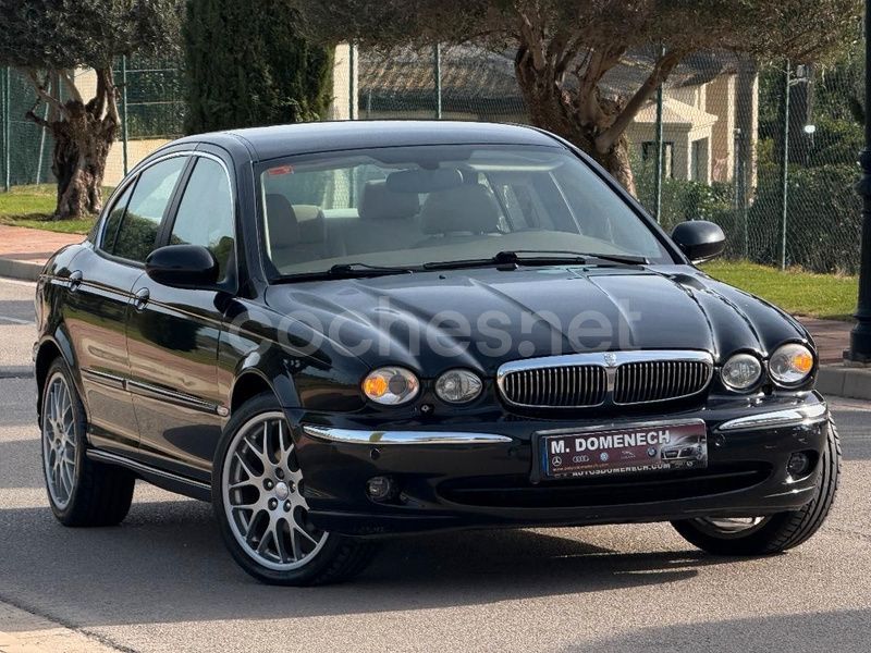 Negro Usado 2006 Jaguar X-type Executive Berlina | 7890 € - Imagen 1/4