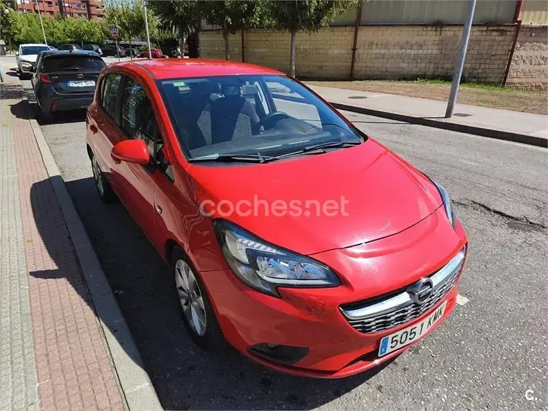 Usado Opel Corsa Selective 90 CV (66 kW) 2018 Rojo Utilitario