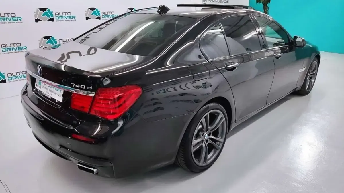 Usado BMW 740 Comfort Edition 306 CV (225 kW) 2012 Negro Berlina