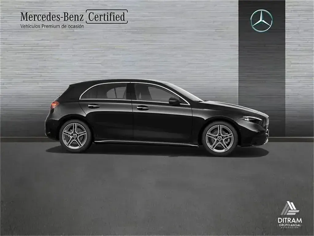 Usado Mercedes A180 136 HP (100 kW) 2025 Preto Sedan