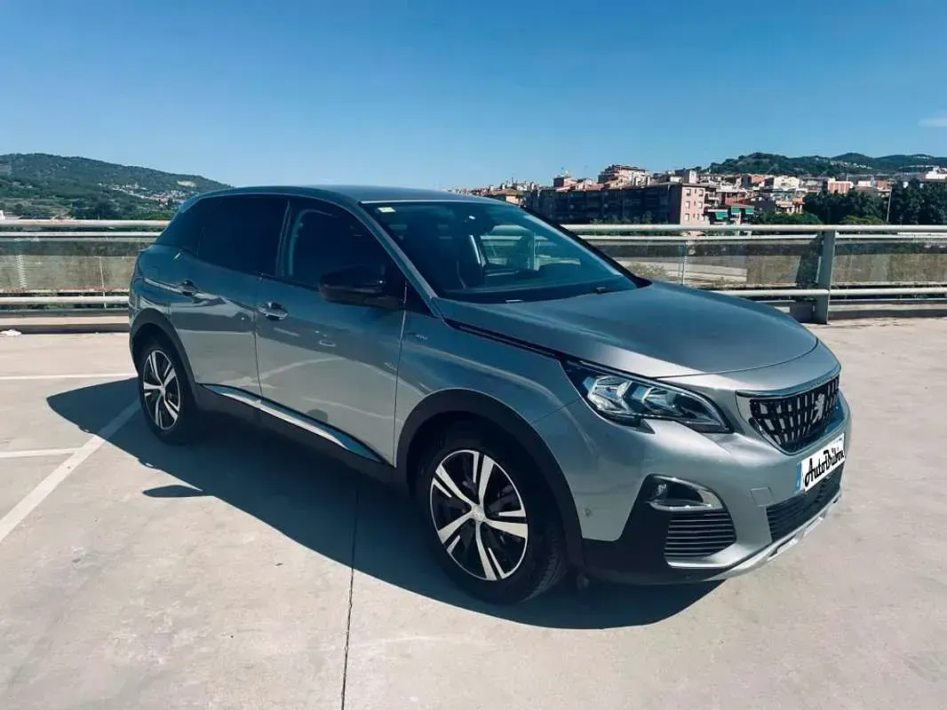 Usado Peugeot 3008 Allure 224 CV (164 kW) 2021 Gris SUV